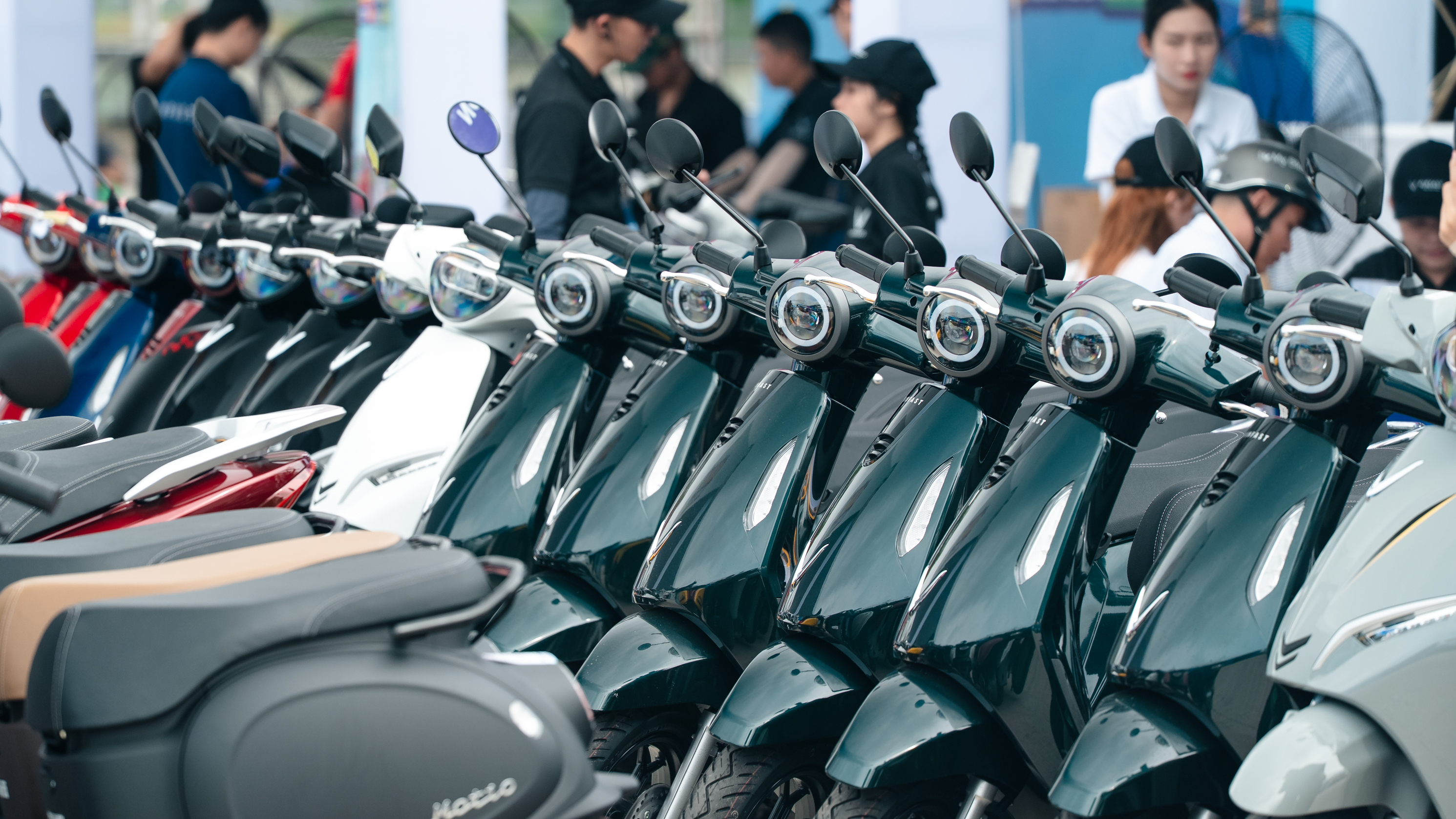 VINFAST REPORTS RECORD ORDERS AND DEALER SHIPMENTS FOR ELECTRIC SCOOTERS IN MARCH 2026 IN VIETNAM