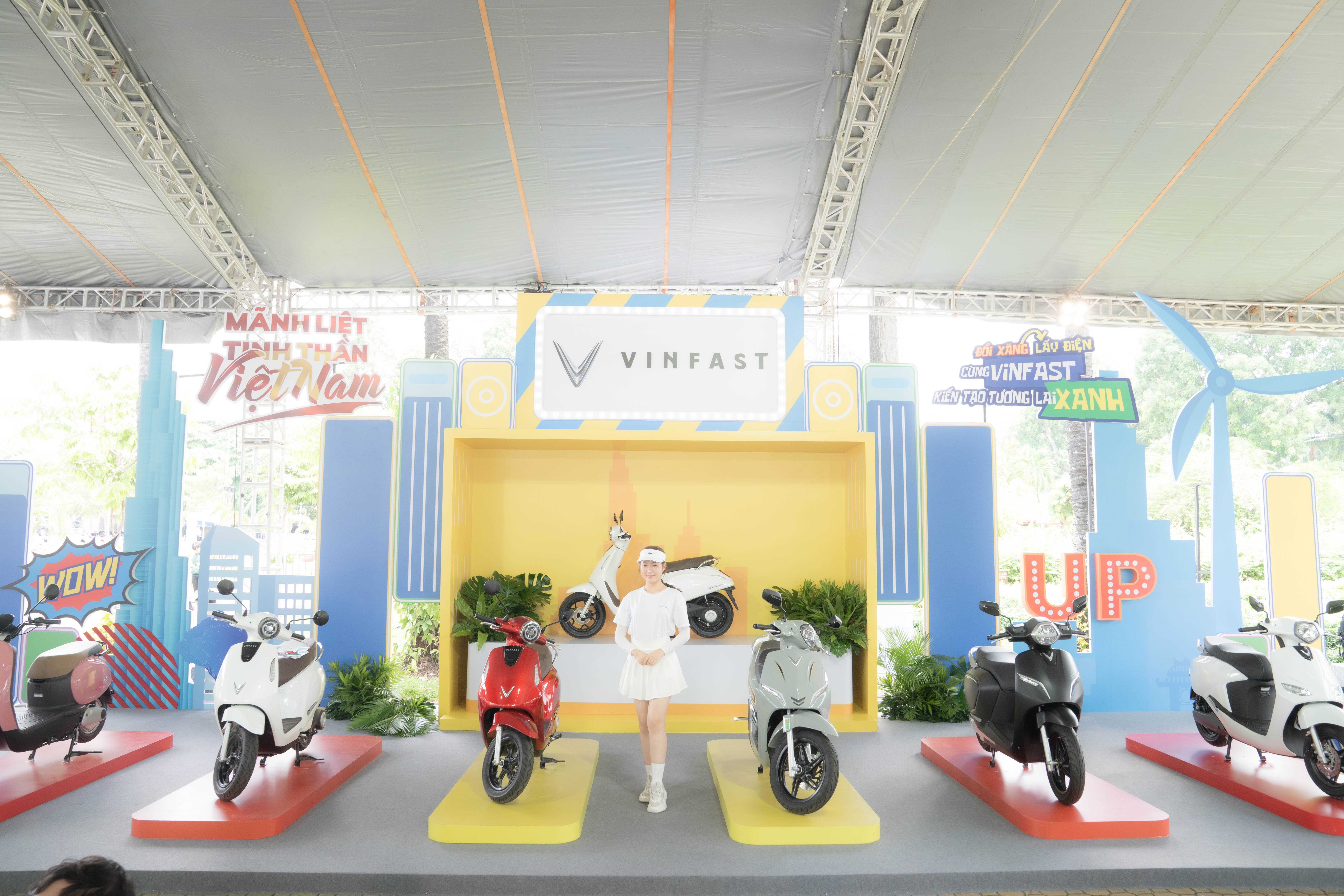 VinFast Achieves Record Sales of 406,453 Units, Leads Vietnam's E-scooter Market in 2025
