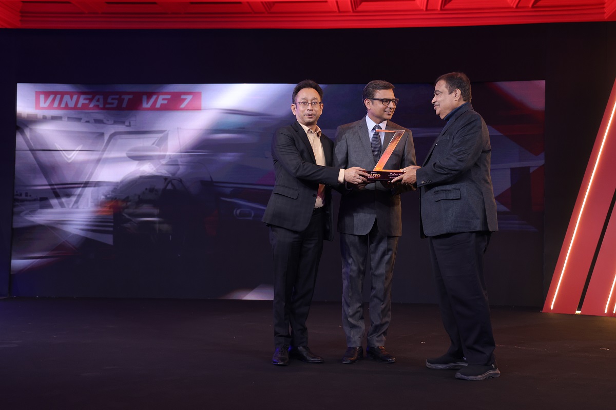 VinFast VF 7 Won “Design Of The Year” Award at Zee Media Auto Summit 2025